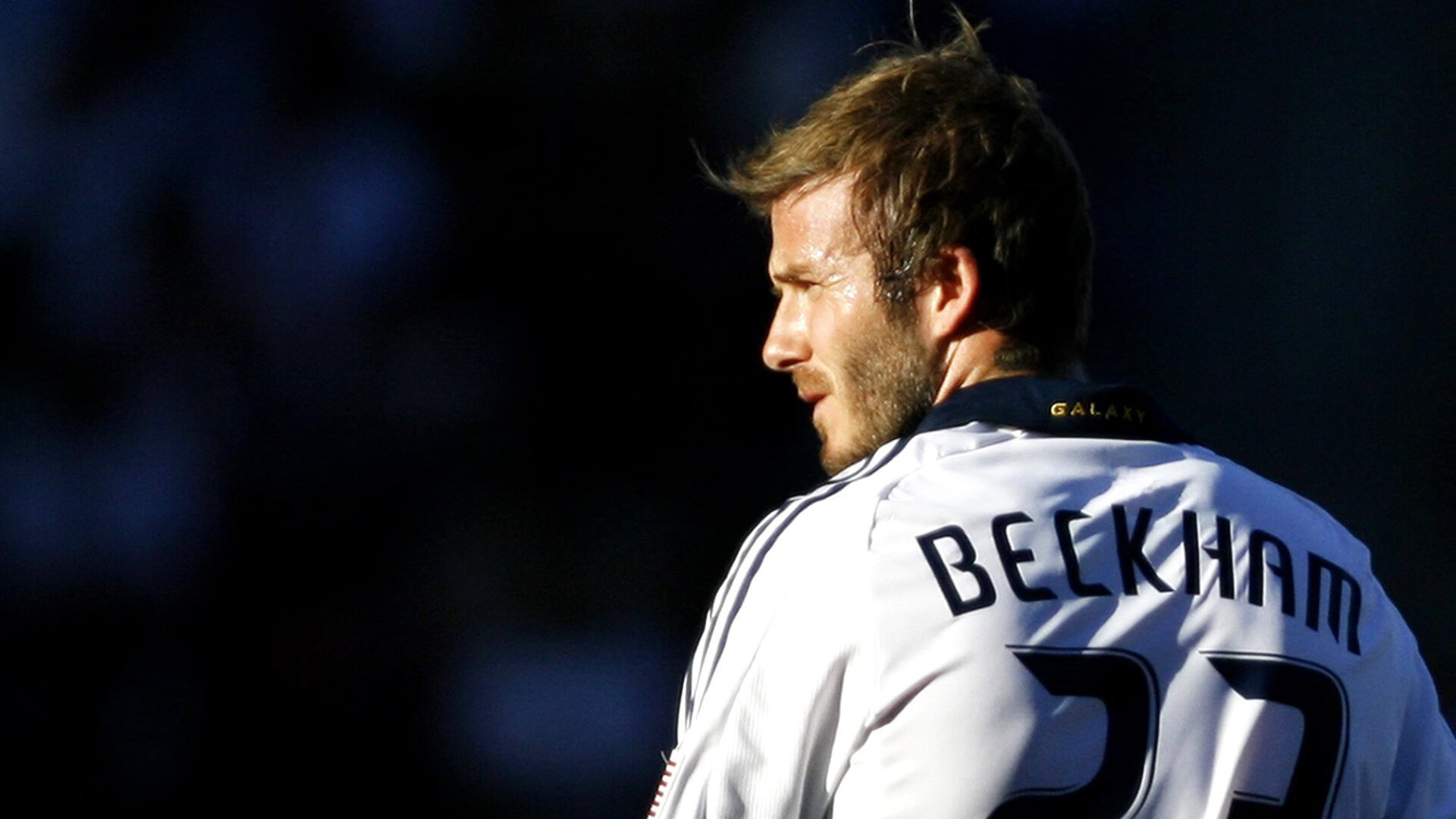 费德勒退役一周年回顾，传奇落幕，网球世界永恒的记忆